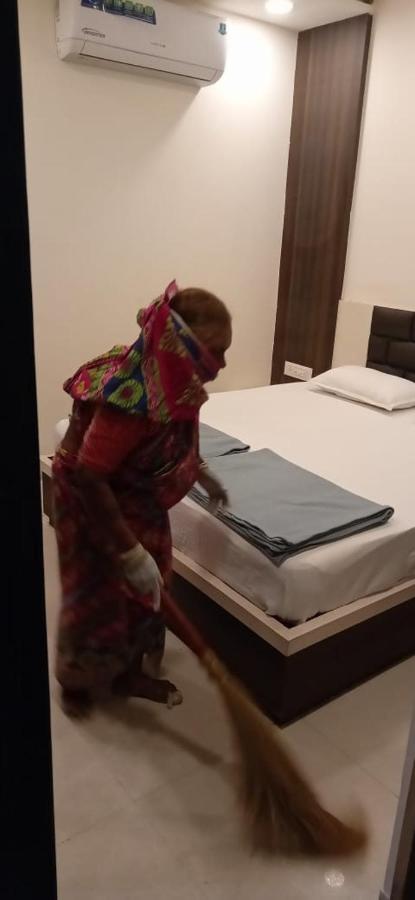 Super Hotel O Shri Shiva Palace Rāipur Buitenkant foto