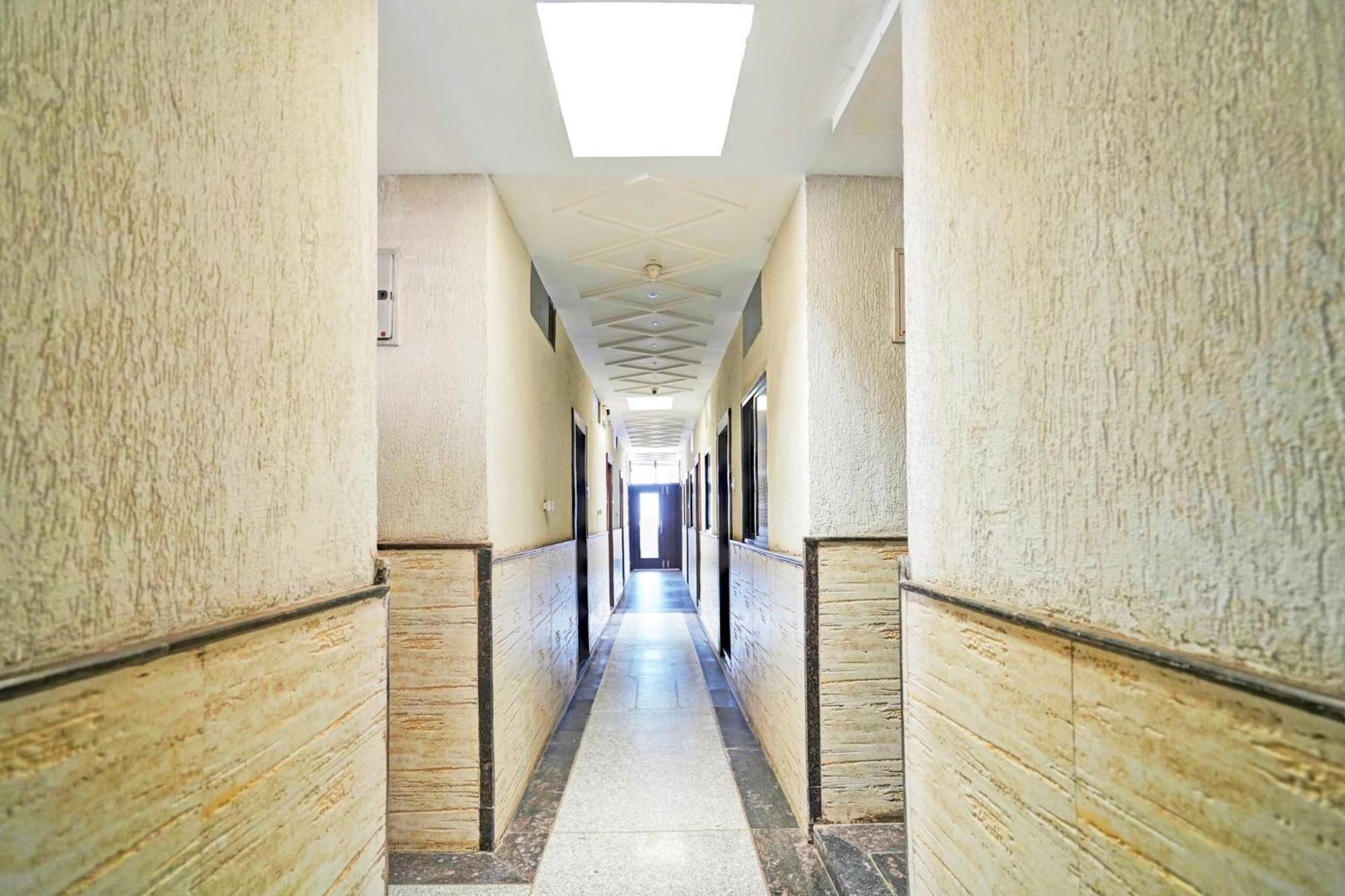 Super Hotel O Shri Shiva Palace Rāipur Buitenkant foto
