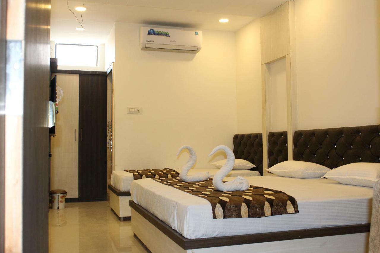 Super Hotel O Shri Shiva Palace Rāipur Buitenkant foto
