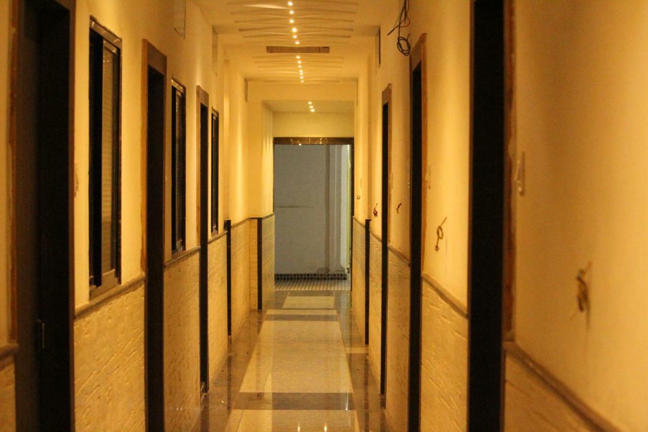 Super Hotel O Shri Shiva Palace Rāipur Buitenkant foto