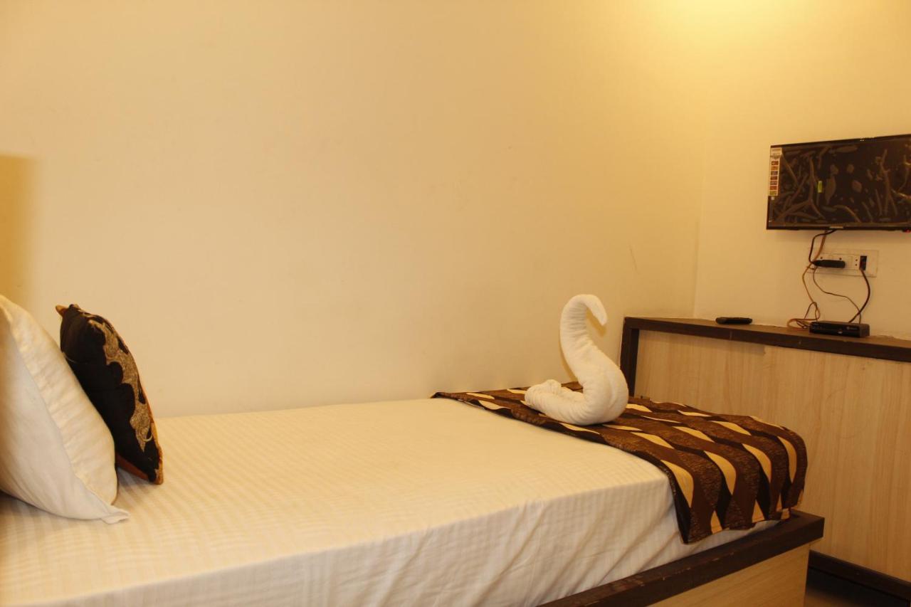 Super Hotel O Shri Shiva Palace Rāipur Buitenkant foto